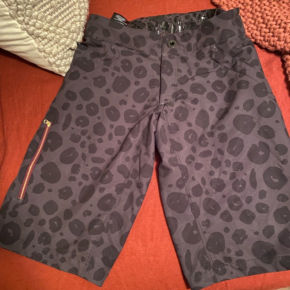 Women’s Mountain Bike Shorts